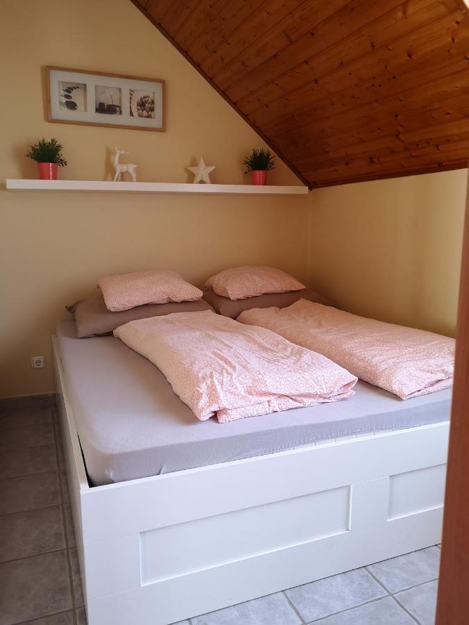 Szigeti Apartmanhaz เปตช์ ภายนอก รูปภาพ