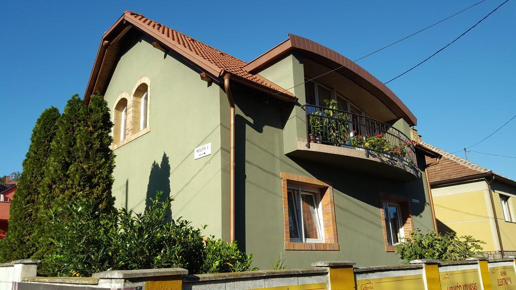 Szigeti Apartmanhaz เปตช์ ภายนอก รูปภาพ