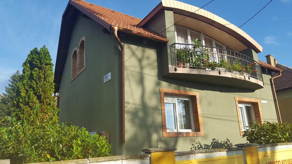 Szigeti Apartmanhaz เปตช์ ภายนอก รูปภาพ